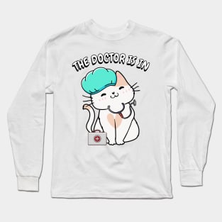 Cute white cat is a doctor Long Sleeve T-Shirt